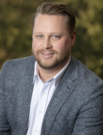 Taylor Steen Headshot