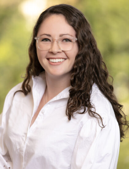 Elizabeth Walton Headshot